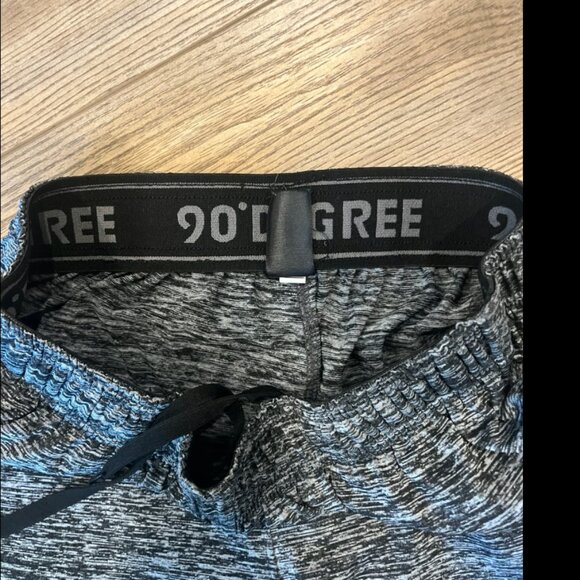 90 degree by reflex shorts - Picture 2 of 3